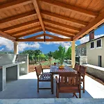 House Bruno 1735