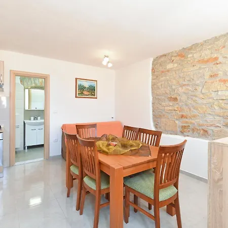 House Bruno 1735 펜션 Galižana