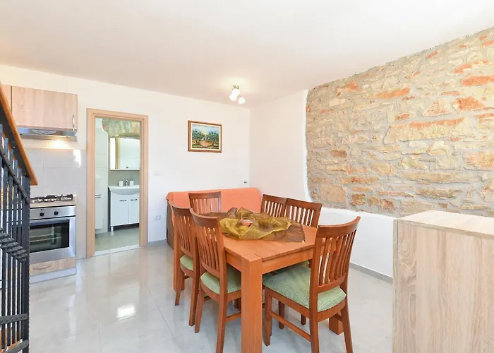 House Bruno 1735 펜션 Galižana